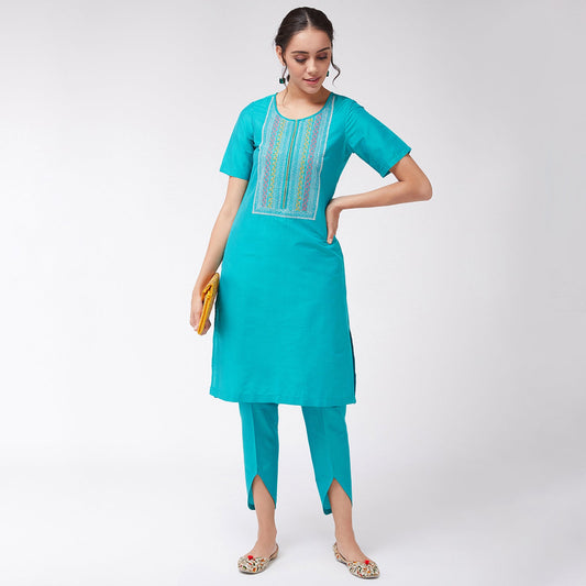 Straight Fit Embroidered Kurta With Stylish V-Cut Pants