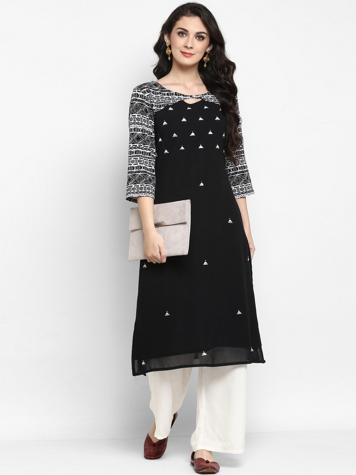 Black Knitted Embroidered Kurta