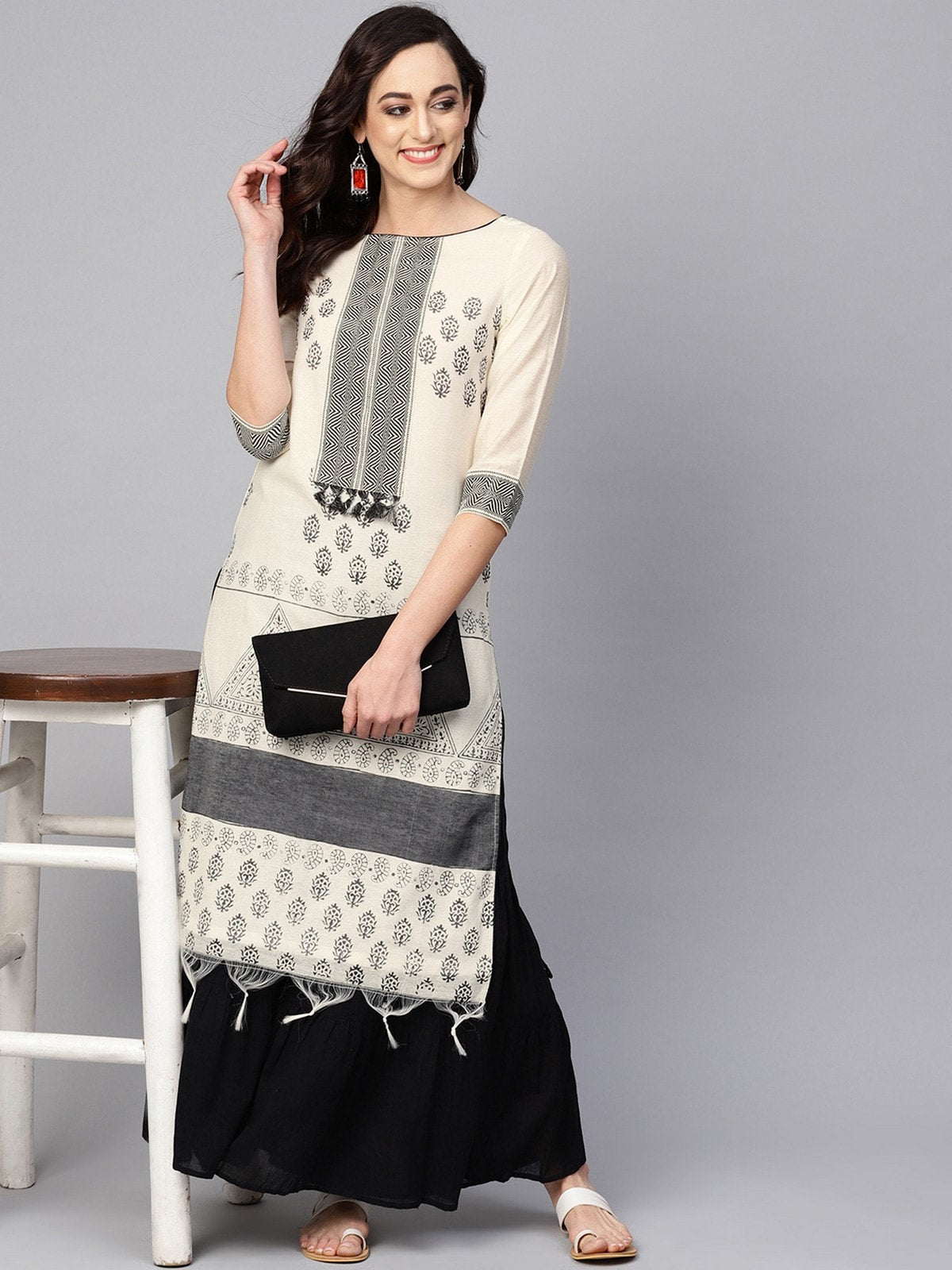 Straight Fit  Border Kurta