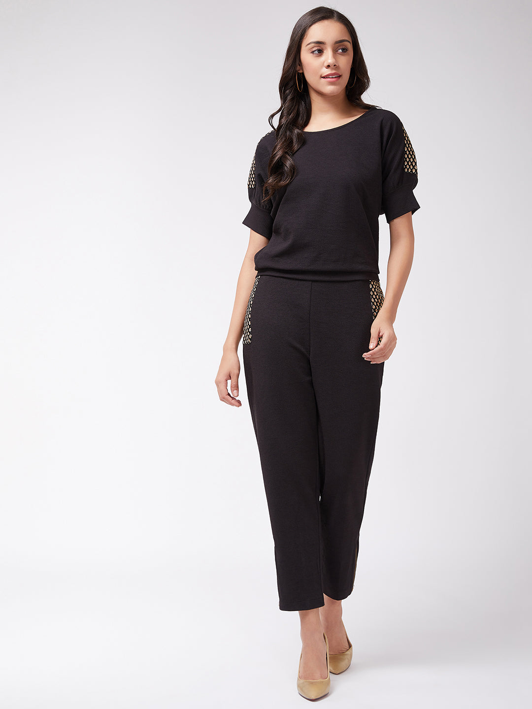 Solid Loose Top And Jogger Pants With Embellished Patch